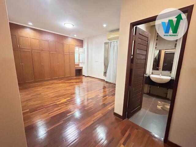 ขายบ้านขนาดครอบครัวใหญ่ 2 ชั้นพร้อมเข้าอยู่ได้เลยมีของแถมมีแอร์ เฟอร์เจอร์ จัดสวน ถังน้ำ ปั้มน้ำ เครื่องทำน้ำอุ่น 5