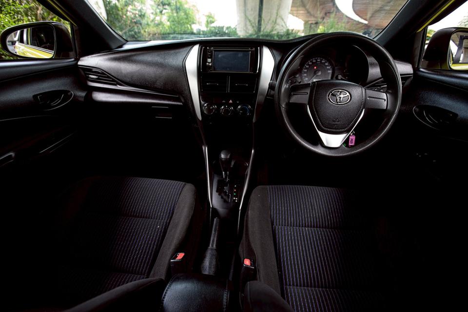 Toyota Yaris Ativ 1.2Entry ปี 2018 สีเหลือง สภาพใหม่มากๆ  13