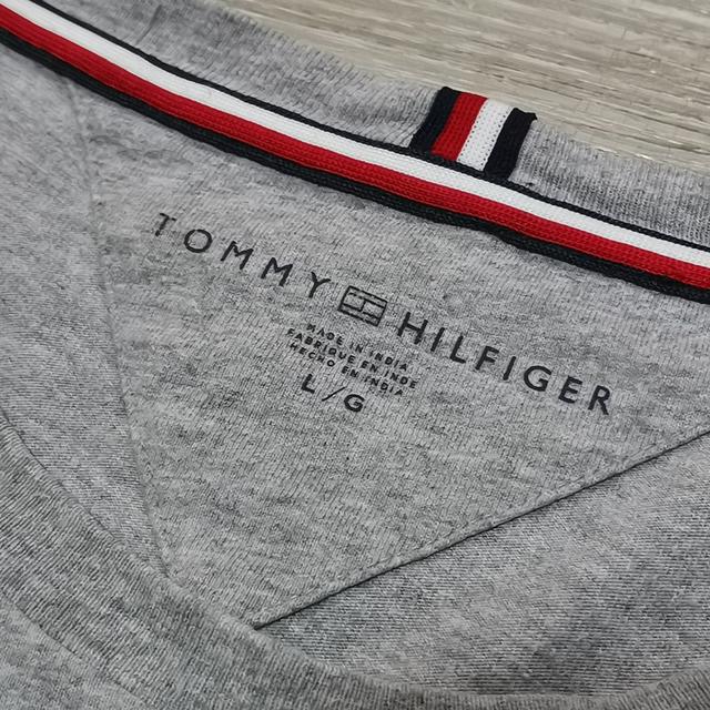 เสื้อแขนยาว Tommy Hilfiger