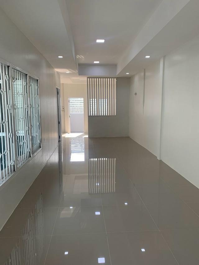 💸 บ้านแฝดรีโนเวทใหม่ทั้งหลัง ราคานี้คุ้มมาก! ลดจริง 300,000 บาท 10