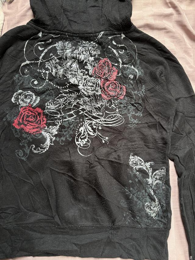 ฮู้ดสีดำ ไซส์ M สไตล์  โกธิค y2k ลายกุหลาบสีเงินและแดง ลวดลายสวยงามหน้าหลงไหล รูปที่ 6