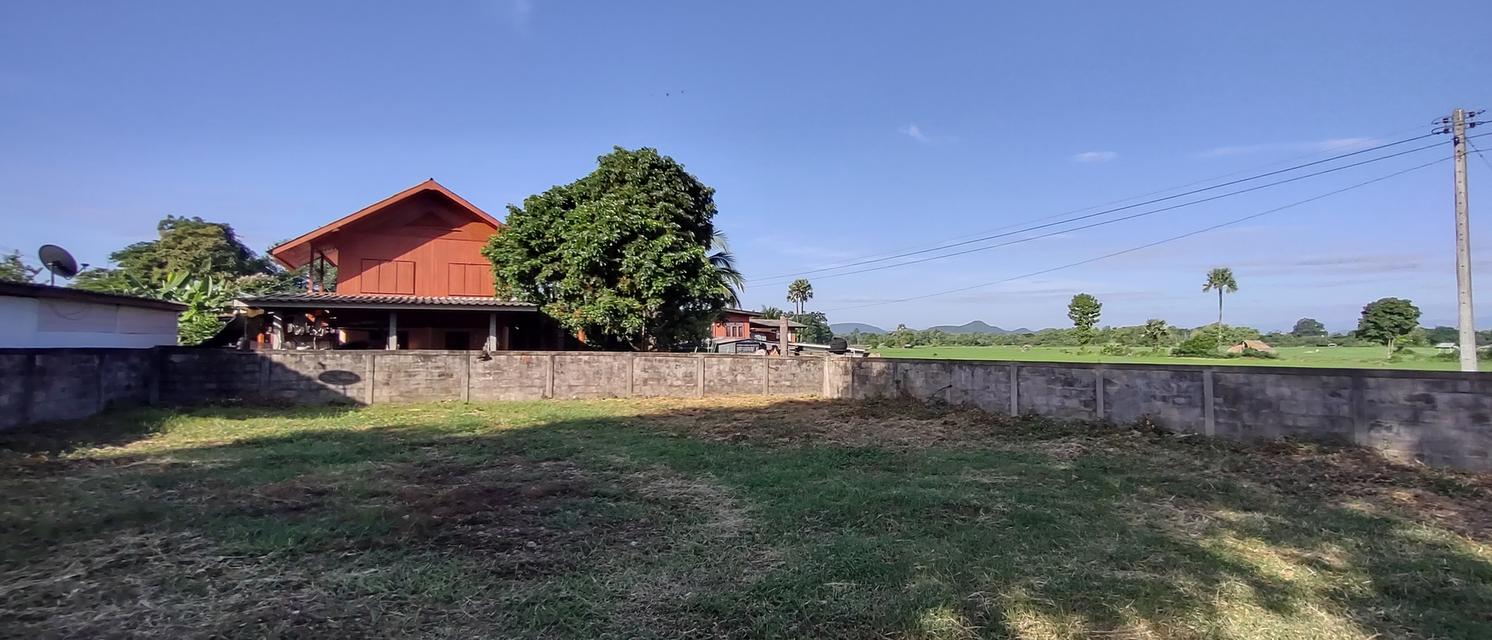 ที่สำหรับสร้างบ้าน 115ตรว 490,000อยู่บ้านนาแก้วตะวันออก ต.นาแส่ง อ.เกาะคา จ.ลำปาง วิวเขา วิวทุ่งนา อยู่กลางชุมชนห่างถนนพหลโยธิน 80เมตร ห่าง7-1 4