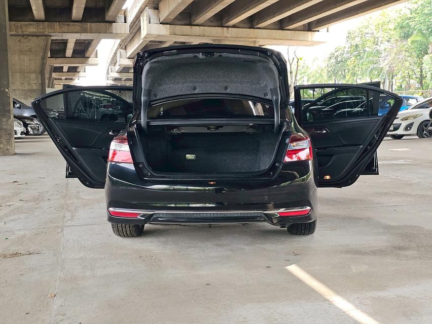 Honda Accord 2.0 Hybrid Tech Sunroof 11