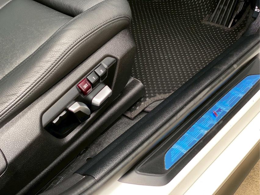 รหัสรถ PBG9999 BMW118i M Sport ปี 2018 17