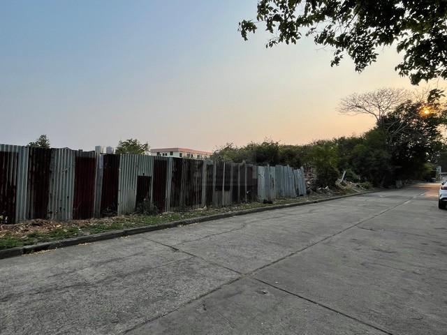 ขายที่ดินเปล่า 296 ตารางวา ซอยหมู่บ้านเสรีวิลล่า ศรีนครินทร์ 55 ใกล้ถนนศรีนครินทร์ และสวนหลวง ร.9 หลังห้างพาราไดซ์ 5