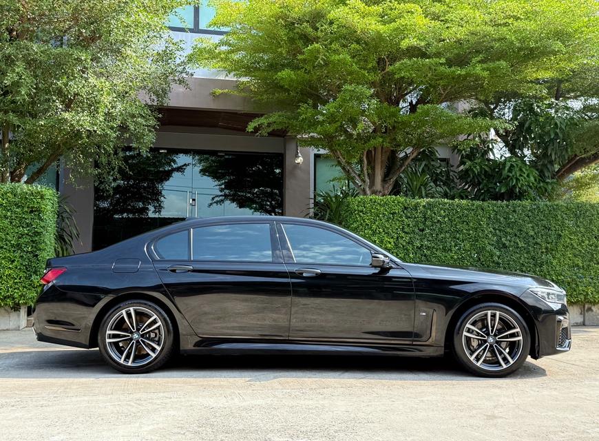 2021 BMW 730LD MSPORT LCI รถมือเดียวออกป้ายแดง รถวิ่งน้อย เข้าศูนย์ทุกระยะ รถไม่เคยมีอุบัติเหตุครับ รูปย่อยที่ 2