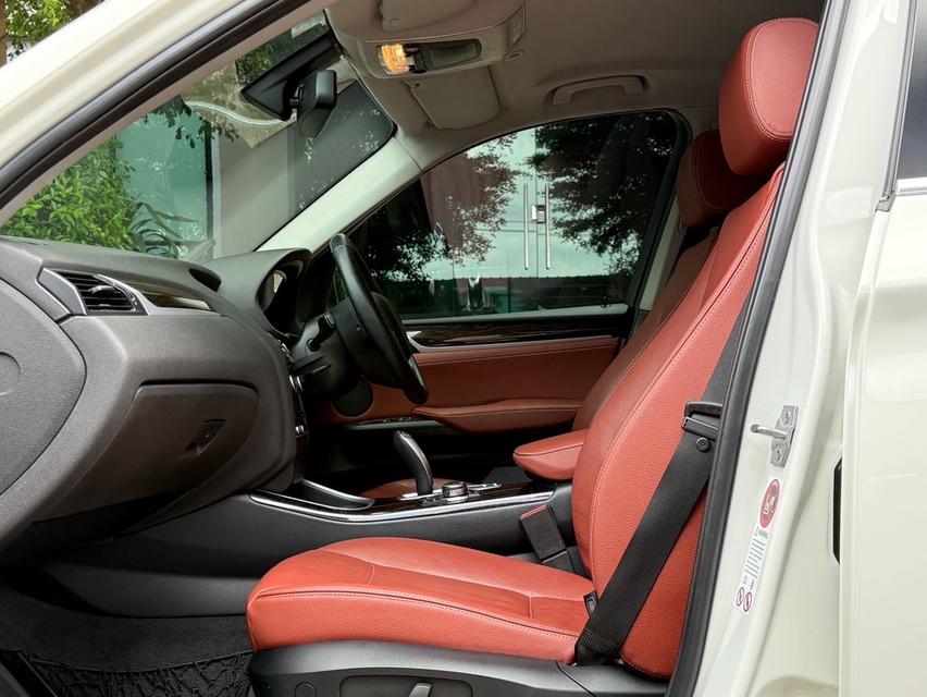 2014 BMW X3 20D XDRIVE รถออกศูนย์ BMW THAILAND สภาพเหมือนรถใหม่ รถวิ่งน้อยเพียง 80,000 กม ไม่เคยมีอุบัติเหตุครับ 13