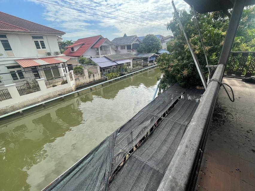 บ้านเรือนไทยพร้อมที่ดินติดถนนกาญจนาภิเษก 9