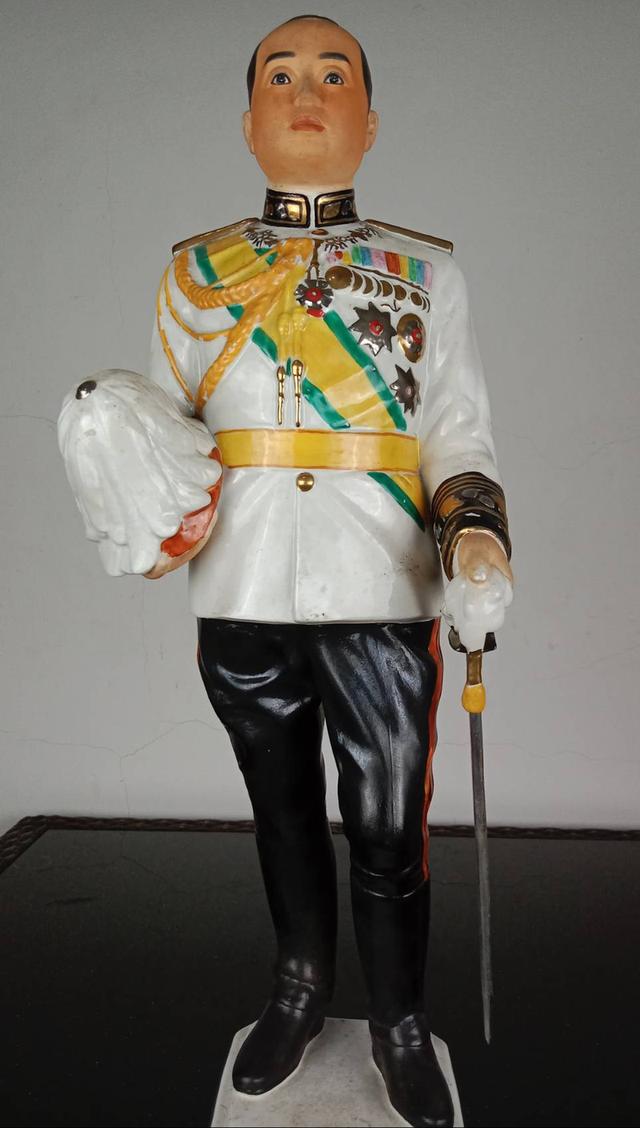 129.พระบรมรูปหล่อในหลวงรัชกาลที่6 พระบาทสมเด็จพระปรเมนทรมหาวชิราวุธฯ พระมงกุฎเกล้าเจ้าอยู่หัว(องค์ใหญ่) ส รูปที่ 2
