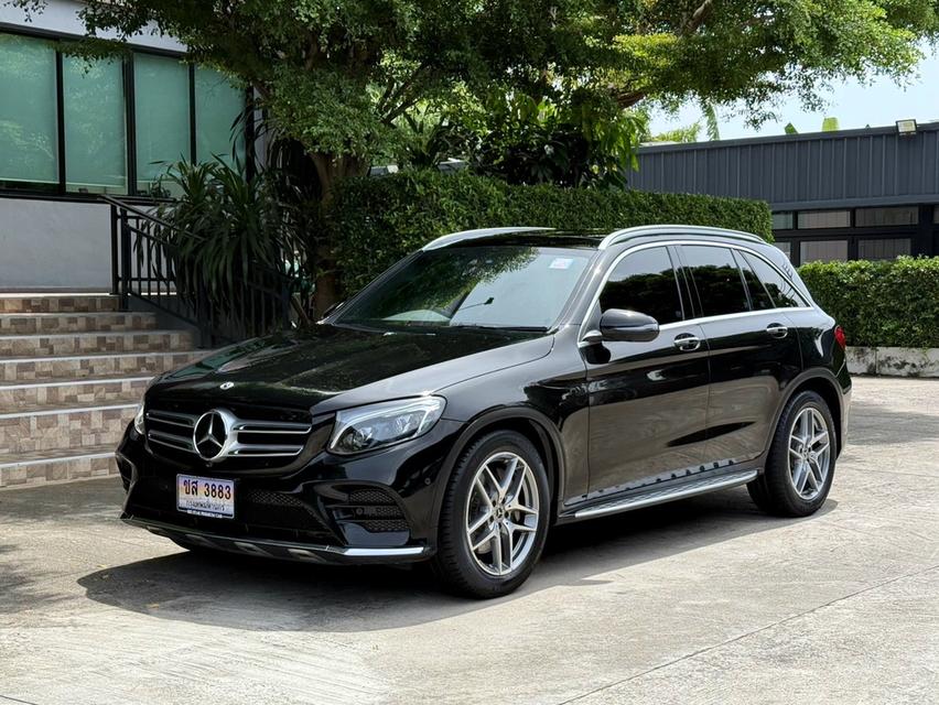 2019 BENZ GLC 250D AMG รถมือเดียวออกป้ายแดง รถวิ่งน้อย ประวัติศูนย์ครบ ไม่เคยมีอุบัติเหตุครับ