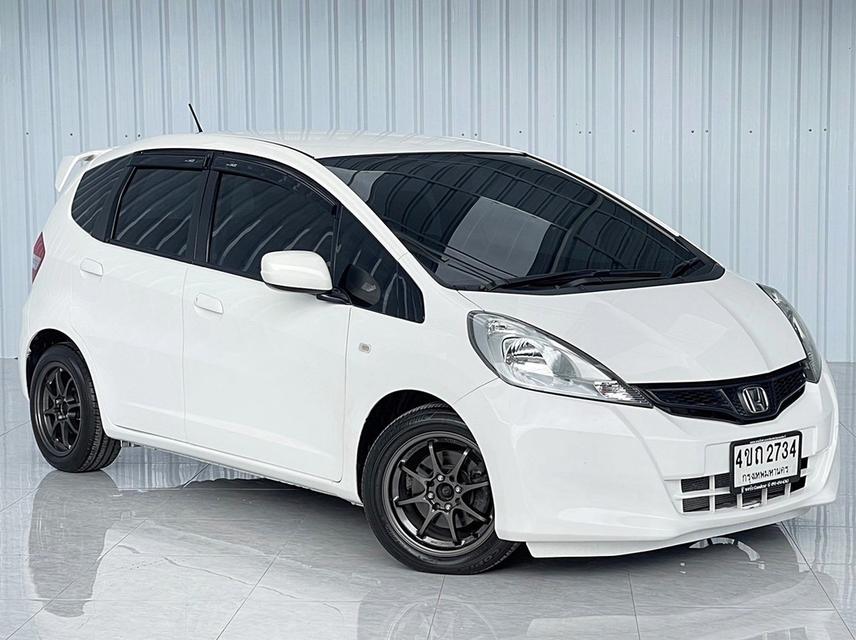 Honda Jazz 1.5V I-VTEC GE เบนซิน เกียร์ออโต้  ปี2012