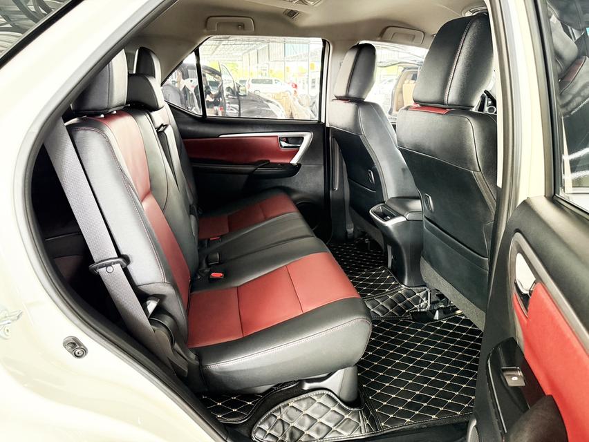 Toyota Fortuner 2.8 TRD Sportivo (ปี 2019) SUV AT - 4WD 13
