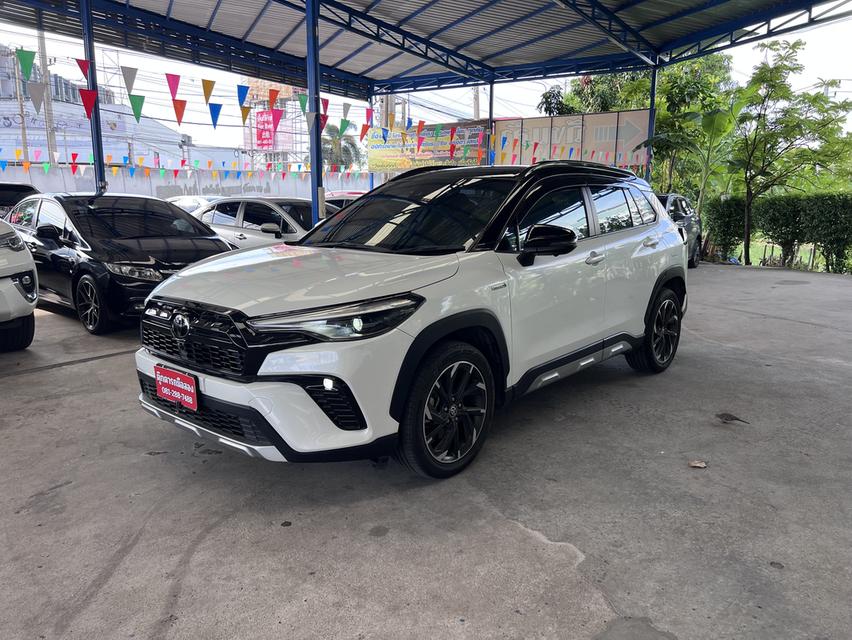 Toyota Cross 1.8 GR Sport Hybrid ปี 2022 ออโต้ สีขาว เครื่องเบนซิน+ไฟฟ้า รถสวยขับดี ประหยัดน้ำมัน