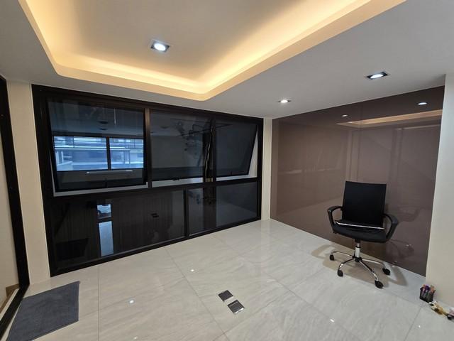 ให้เช่าHome Office โครงการ ดิสทริค เอกมัย-รามอินทราทำเลดีย่าน เลียบทางด่วนรามอินทรา-อาจณรวค์ ,นวลจันทร์ รามอินทรา40 3