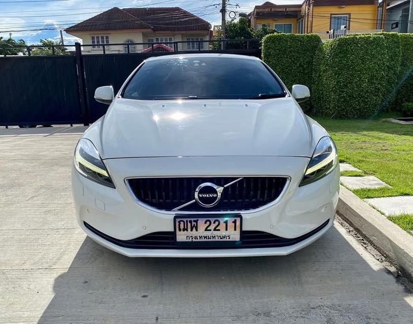 ปล่อยขาย Volvo V40