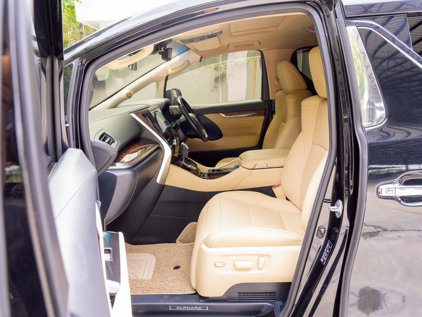 Toyota Alphard 2.5L GF Hybrid ปี 2022 11