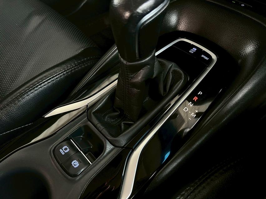Toyota Corolla Altis 1.8 GR Sports ปี 2021 แท้รถสวยๆ ไมล์ 61,000 กม. 13