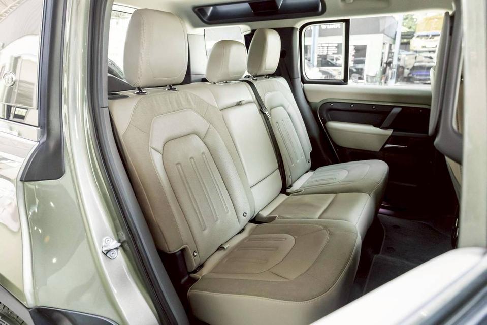 รหัสรถ PR9030 Land Rover Defender 110 2.0 D240 S Diesel (2020)  16