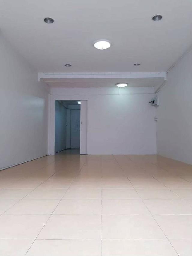 ขายอาคารพาณิชย์ 4 ชั้นครึ่ง ซ.เอกชัย 69 บางบอน พร้อมเข้าอยู่ ทำเลดี เดินทางสะดวกใกล้เซ็นทรัล พระราม 2 6