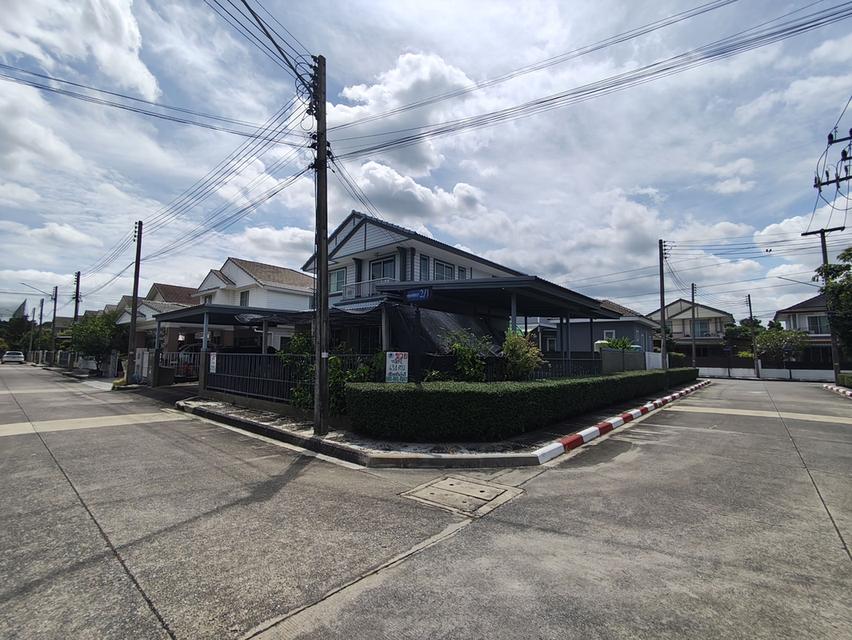 ขายบ้านเดี่ยว หลังมุม เนื้อที่ 69.4 ตรว. หมู่บ้านพฤกษลดา2 คลองสี่ ลำลูกกา ซอย2/1 ต้นๆโครงการ เข้าไม่ลึก ติดถนนพระองค์เจ้าสาย ห 14