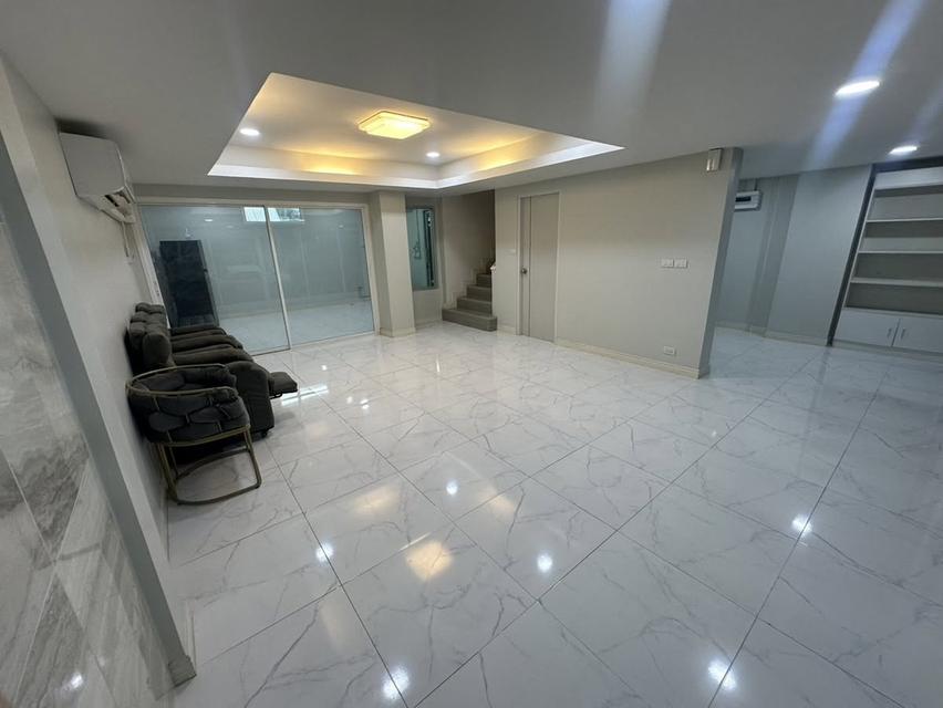 ให้เช่า โฮมออฟฟิศ 4 ชั้น สไตล์เรียบหรูโมเดิร์น 350 ตร.ม. ลาดพร้าว 80 - เหม่งจ๋าย จดทะเบียนบริษัทได้ พร้อมอยู่ทันที 6