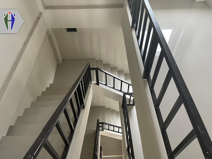 ให้เช่าอาคารพาณิชย์ซอยสยามคันทรีคลับ พัทยากลาง ตึกใหญ่ สภาพดี 8