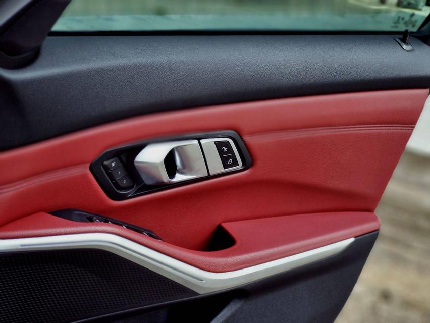 BMW 320d M-Sport ( Pre LCI ) ปี 2022 ไมล์ 92,xxx km. รูปที่ 13