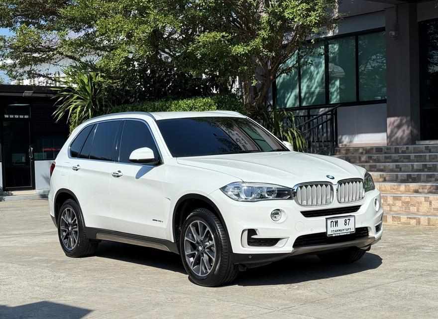 2016 BMW X5 25D รถออกศูนย์ BMW THAILAND รถวิ่งน้อย สภาพสมบูรณ์ เข้าศูนย์ทุกระยะ ไม่เคยมีอุบัติเหตุครับ 1