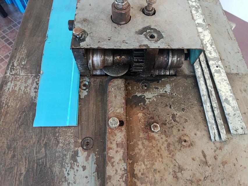 ขายเครื่องรีดตะเข็บ สังกะสี มือสอง (ยี่ห้อ จ.ถาวร) ตะเข็บ Vale ,งานหุ้มฉนวน รูปย่อยที่ 3