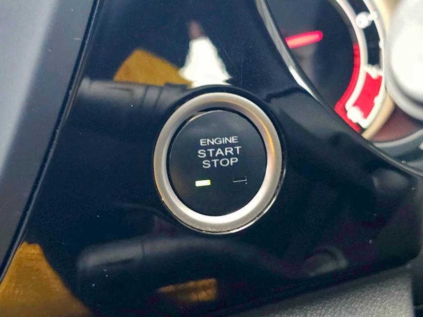 รหัสรถ SEZ5900 MG GS 2.0 TD 2WD (Black Top)เกียร์ ออโต้  เบนซิน สี ส้ม ดำ ปี 2016 17