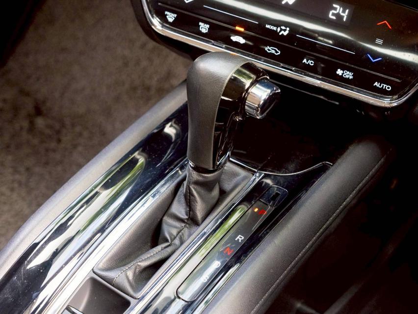 Honda HR-V 1.8E Limited ปี 2015 9