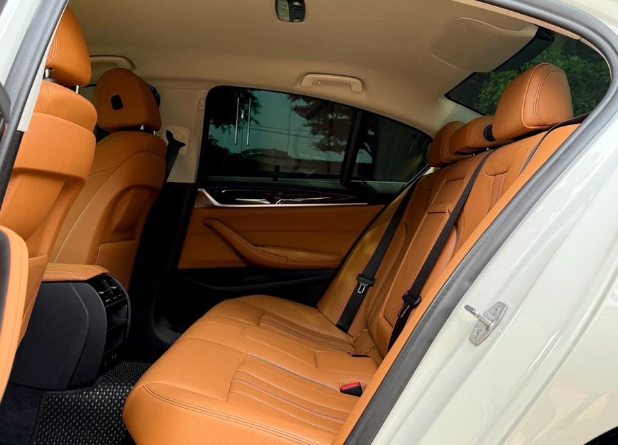 2021 BMW 530e G30 รถมือเดียวออกป้ายแดง รถวิ่งน้อยเพียง 74,000 กม รถเข้าศูนย์ทุกระยะ ไม่เคยมีอุบัติเหตุครับ 14