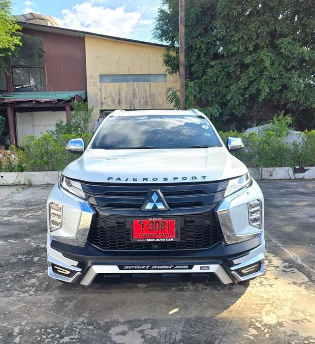 MITSUBISHI PAJERO SPORT 2.4 GT PREMIUM 2WD AT สีขาว ปี 2020 ไมล์ 79,000กม.