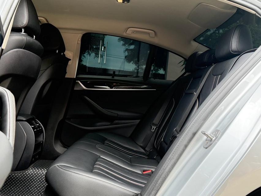 2020 BMW 530e G30 SPORTLINE รถมือเดียว 8X,XXX กม สภาพเหมือนรถใหม่ รถเข้าศูนย์ตรงระยะ ไม่เคยมีอุบัติเหตุครับ 14