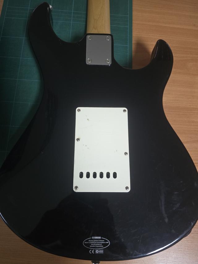กีต้าไฟฟ้า ยามาฮ่า มิอซ้าย 3500 พร้อส่ง รูปที่ 2