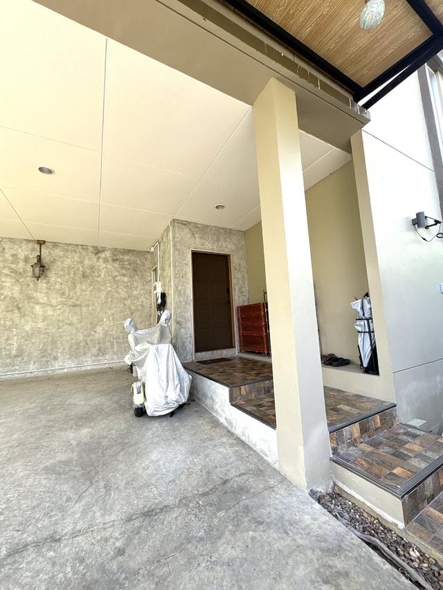 ขายบ้านเดี่ยว โครงการหมู่บ้าน Noble Geo วัชรพล ( โนเบิลจีโอวัชรพล )  ขนาด 105.7 ตารางวา  บ้านจำนวน 2 ชั้น ห้องโถง : 1 ห้อง ห้องนอน : 3 ห้องนอนใหญ่ ( 9