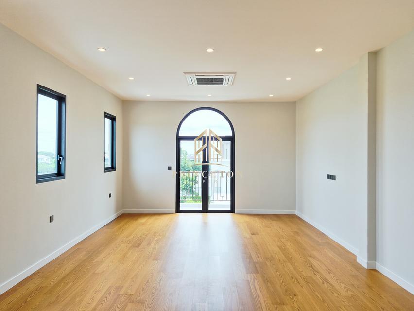 3-Storey Luxury House CINQ ROYAL The Eighteen Bangna KM.7 17