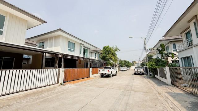 ขายบ้านแฝด 2 ชั้น เสนา วิลเลจ สุขุมวิท-แพรกษา Sena Village Sukhumvit - Praksa ขนาด 41.1 ตร.วา รีโนเวทใหม่ พร้อมอยู่ หลัง 5