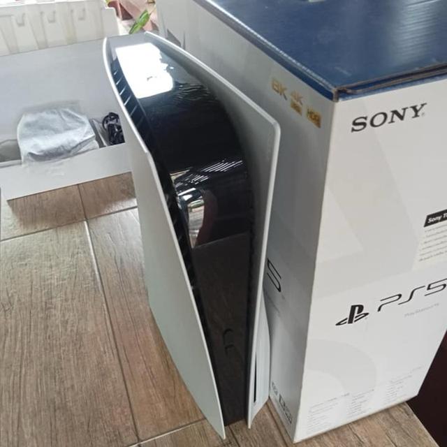 ขายเครื่องเล่นเกม Sony Play Station 5 อุปกรณ์ครบ 2