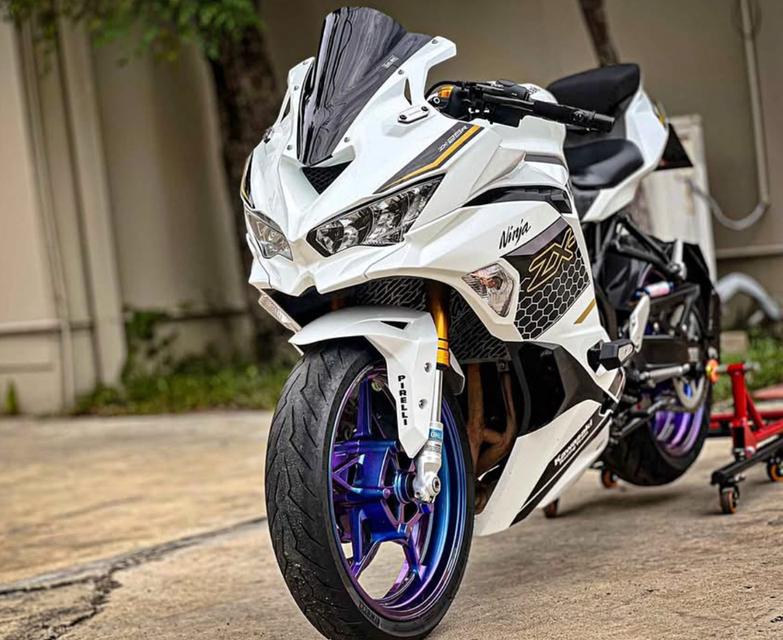 ขาย Kawasaki Ninja ZX-25R ปี 2021 สีขาวสภาพดี