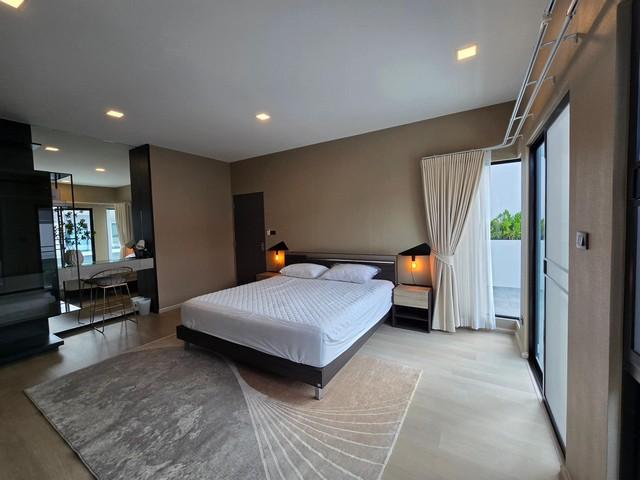 POR4793 ให้เช่า บ้านเดี่ยว วีเว่ บางนา กม. 7 VIVE Bangna-KM.7 Luxury Gallery House จาก Land & Houses หลังมุม ซอยราชวินิต 5