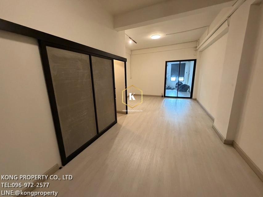 ให้เช่าโกดัง พร้อมอาคาร 4 ชั้น ย่าน อโศก ห้วยขวาง กรุงเทพ ใกล้รถไฟฟ้า 1