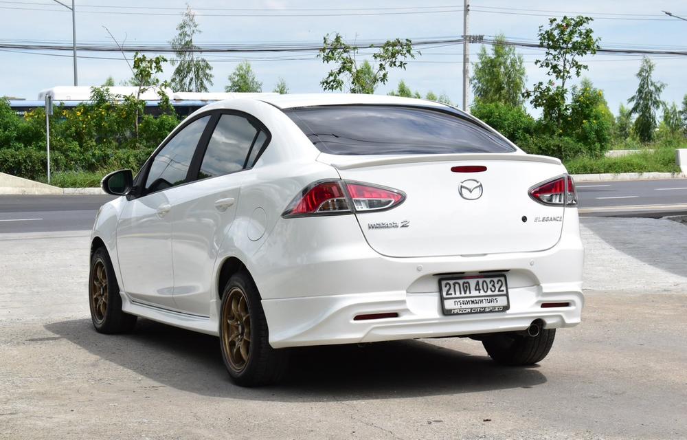 Mazda2 ปี2013 สีขาว เครื่อง1.5 เบนซิน ไมล์แท้ๆ96,000 รูปที่ 9