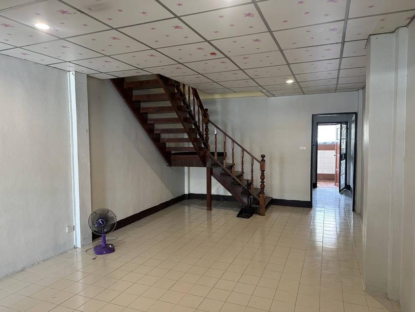 ทาวน์เฮ้าส์ ม.เฉลิมสุข12 ซ.พหลโยธิน55 ถ.พหลโยธิน แขวงอนุสาวรีย์ เขตบางเขน 5