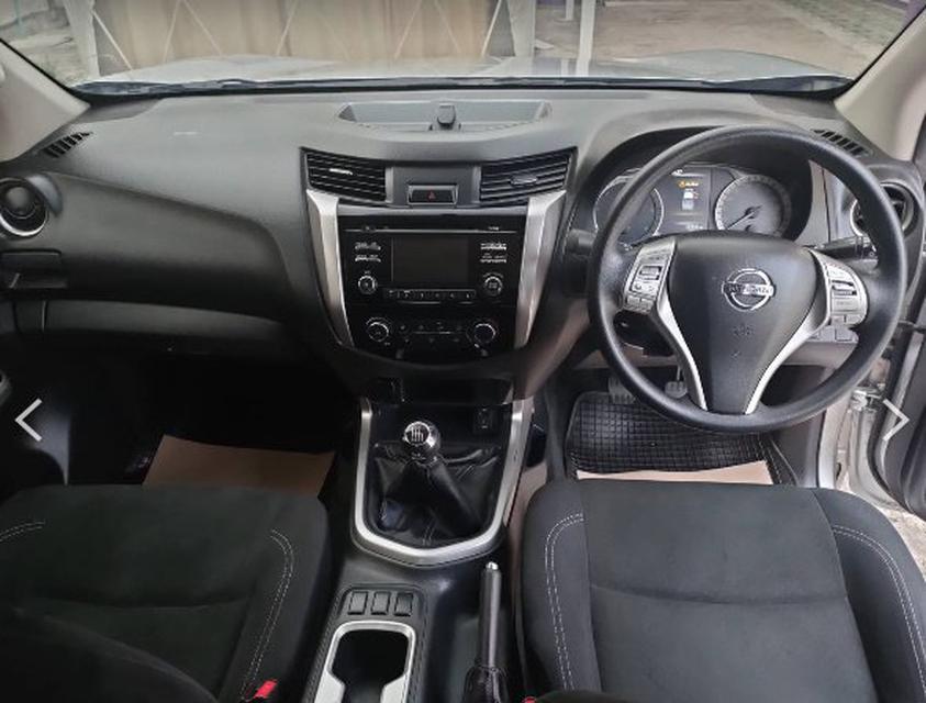  Nissan NP 300 Navara 2.5 DOUBLE CAB Calibre E MT 2019 6