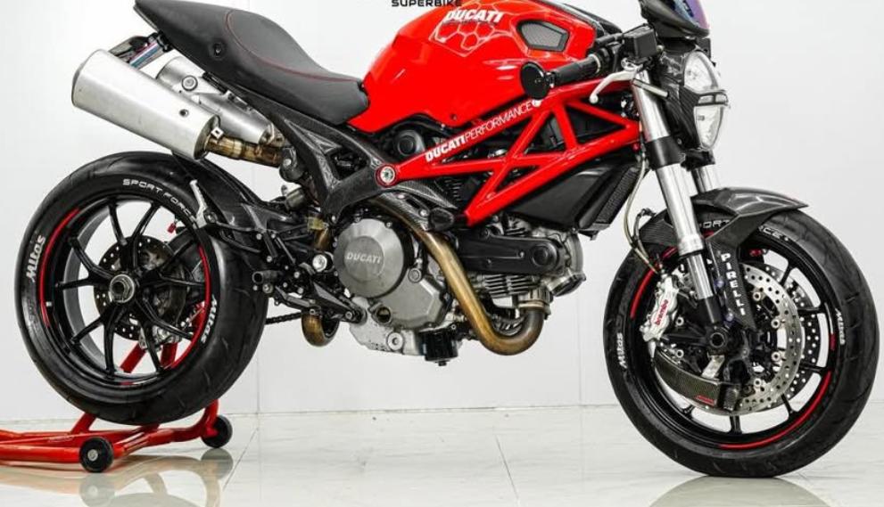 ขาย Ducati Monster 796 สีแดง 2