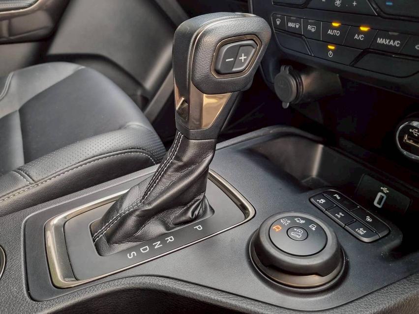 Ford Everest 2.0 Bi-Turbo Titanium Plus 4 WD ปี 2020  16