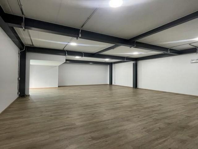 PB5900ให้เช่า โกดัง พร้อมออฟฟิศ 3 ชั้น ที่จอดรถ 6 คัน ย่านทาวน์อินทาวน์ ใกล้เลียบด่วนเอกมัย รามอินทรา 10