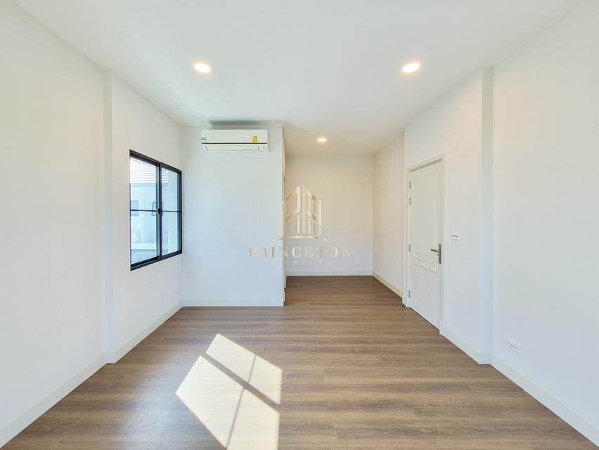 Luxury House for Sale Nantawan Rama 9 – New KrungthepKreetha 13