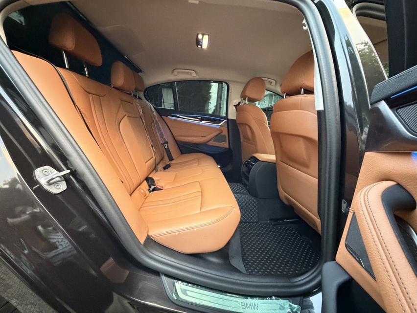 รหัสรถ AP3434 Bmw 530e Luxury Plug-in Hybrid LCI ปี 24 สีเทาดำ รูปที่ 10